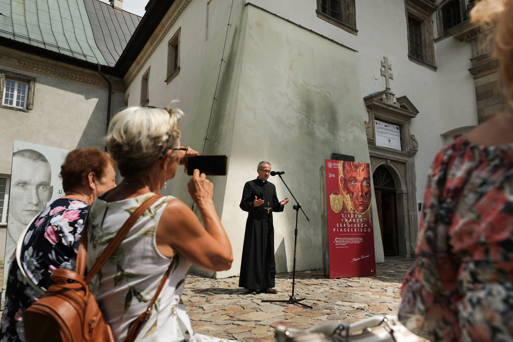 Prezentacja wystawy IPN o Sergiuszu Piaseckim na Świętym Krzyżu – 17 lipca 2024. Fot. Mikołaj Bujak (IPN)