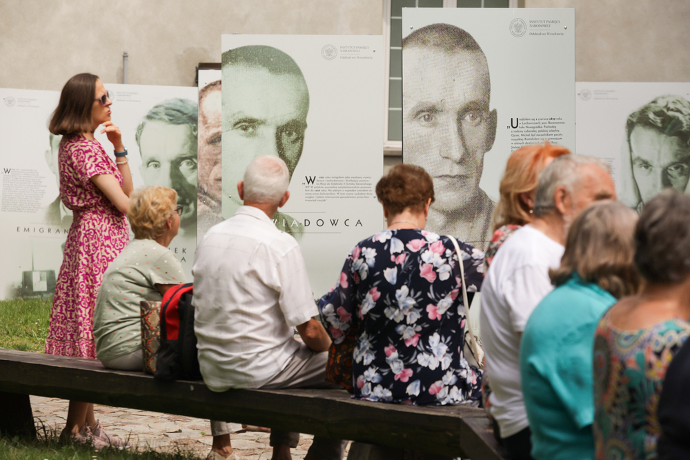 Prezentacja wystawy IPN o Sergiuszu Piaseckim na Świętym Krzyżu – 17 lipca 2024. Fot. Mikołaj Bujak (IPN)