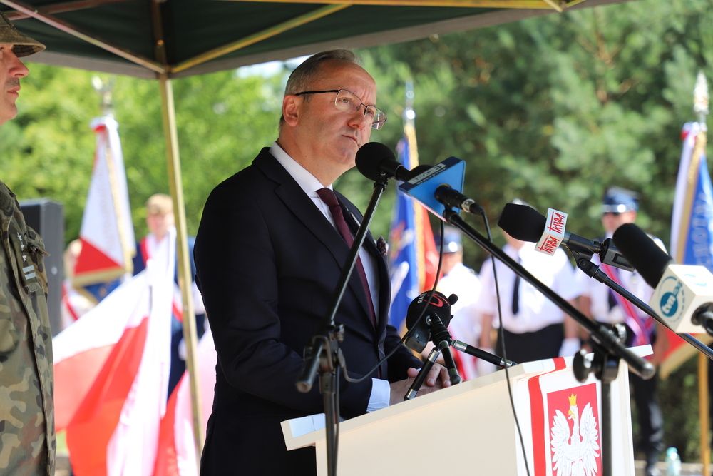 W Gibach uczczono Ofiary Obławy Augustowskiej – 21 lipca 2024. Na zdj. zastępca prezesa IPN dr hab. Karol Polejowski. Fot. Paula Prudziłowicz (IPN)