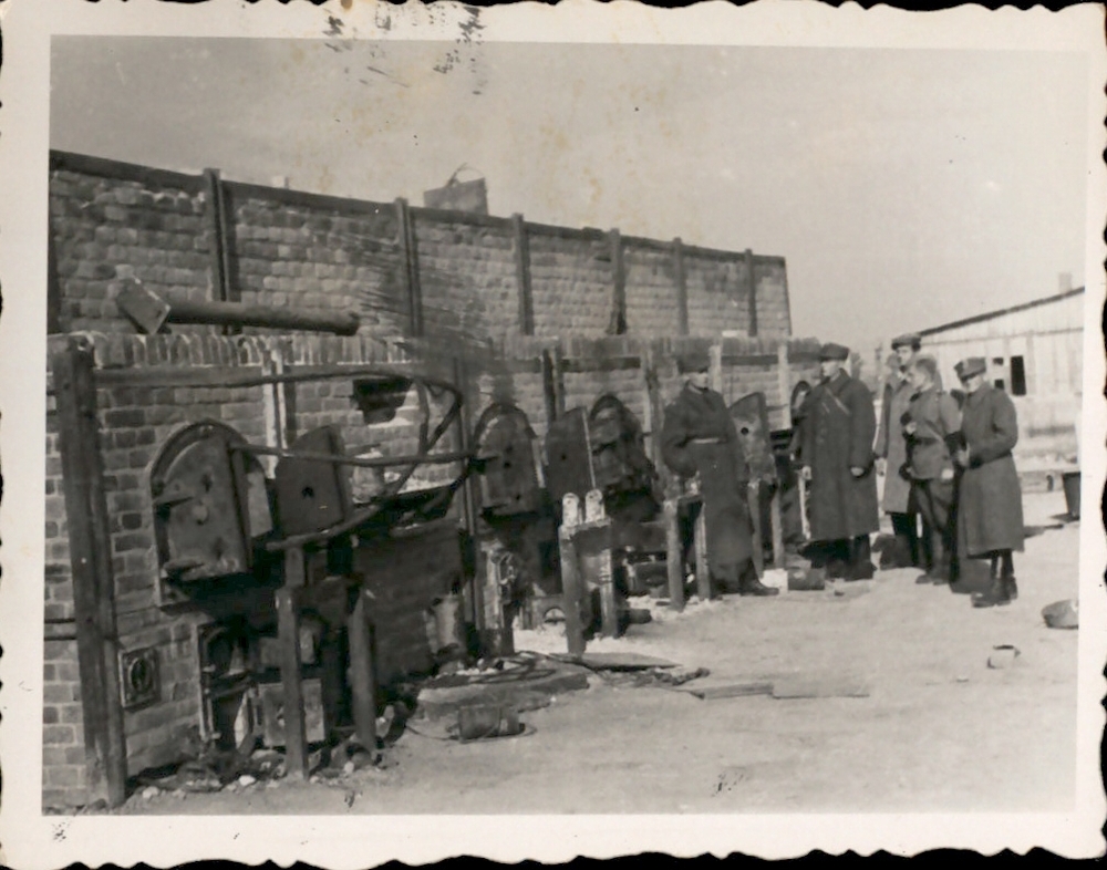 Wyzwolenie obozu na Majdanku. Fot. z zasobu AIPN, materiały przekazane przez Ewę Ginelli