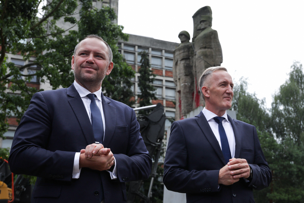 Demontaż obiektu propagandowego w Nowogardzie – 22 lipca 2024. Fot. Mikołaj Bujak (IPN)