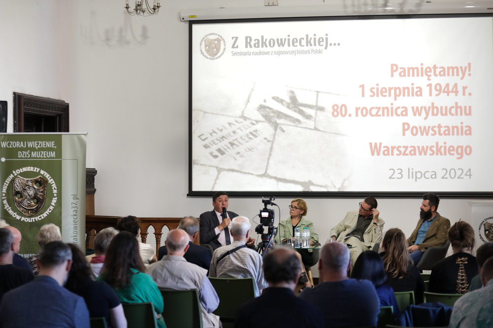 Spotkanie poświęcone Powstaniu Warszawskiemu z cyklu „Z Rakowieckiej… Seminaria naukowe z najnowszej historii Polski” – Warszawa, 23 lipca 2024. Fot. Mikołaj Bujak (IPN)
