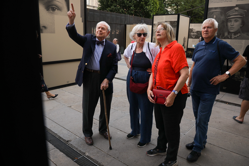 Bohaterki wśród bohaterów” – wystawa plenerowa w 80. rocznicę Powstania Warszawskiego – Warszawa, 26 lipca 2024. Fot. Mikołaj Bujak (IPN)