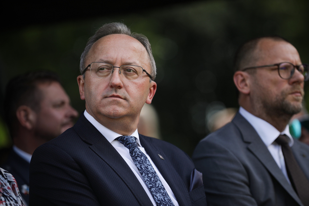 Uroczystość upamiętniająca ofiary niemieckich zbrodni w Pomiechówku – 30 lipca 2024. Na zdj. zastępca prezesa IPN dr hab. Karol Polejowski. Fot. Mikołaj Bujak (IPN)