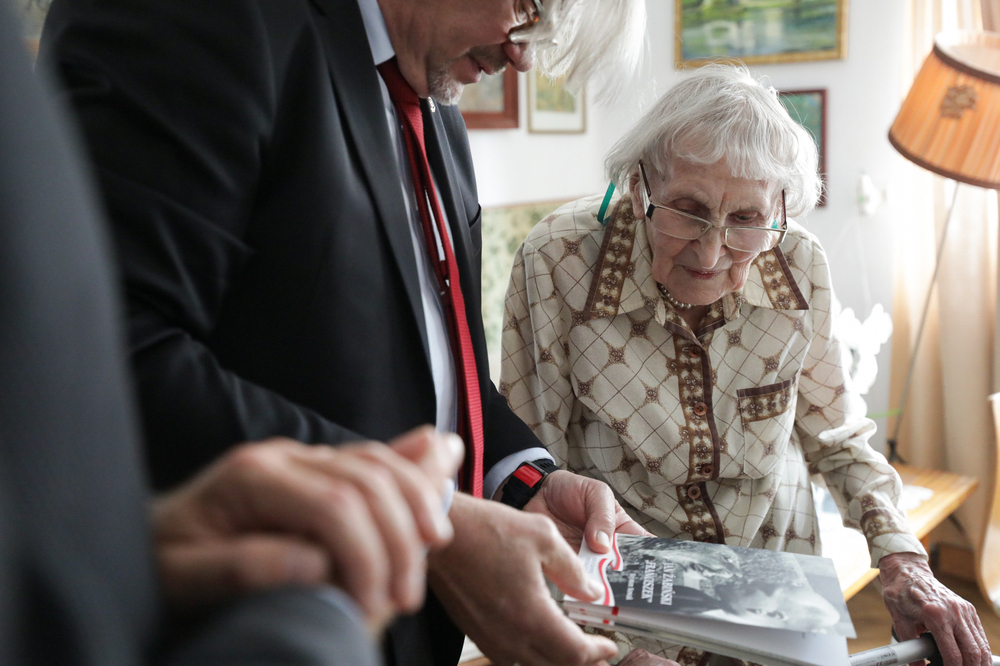 Spotkanie z uczestniczką Powstania Warszawskiego Barbarą Gancarczyk – Warszawa, 1 sierpnia 2024. Fot. Mikołaj Bujak (IPN)