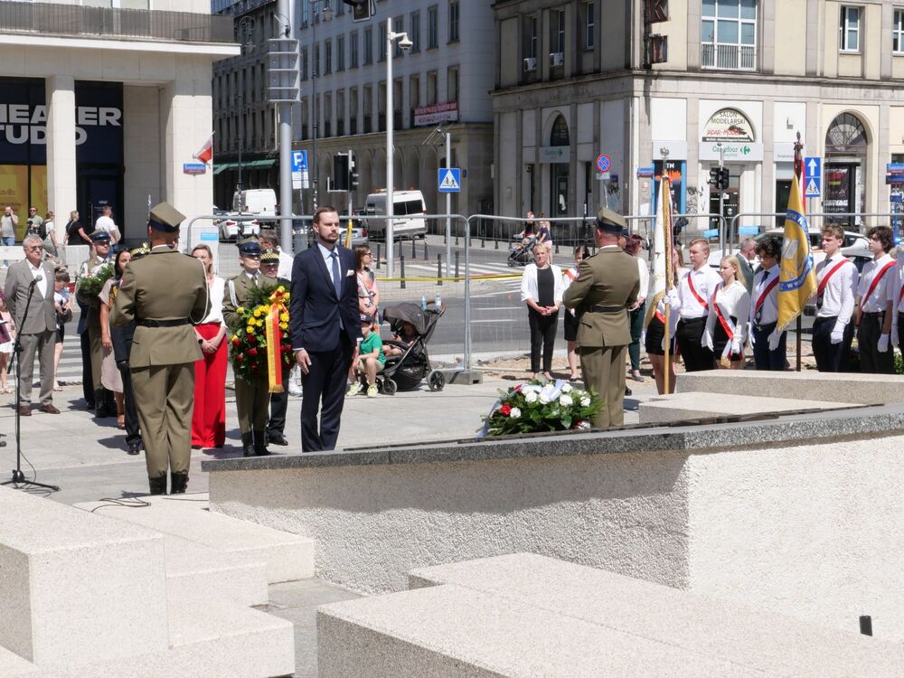 Uroczystości przed pomnikiem Powstańców Warszawy Batalionu AK „Kiliński” – Warszawa, 31 lipca 2024. Fot. Krzysztof Wojciechowski (IPN)