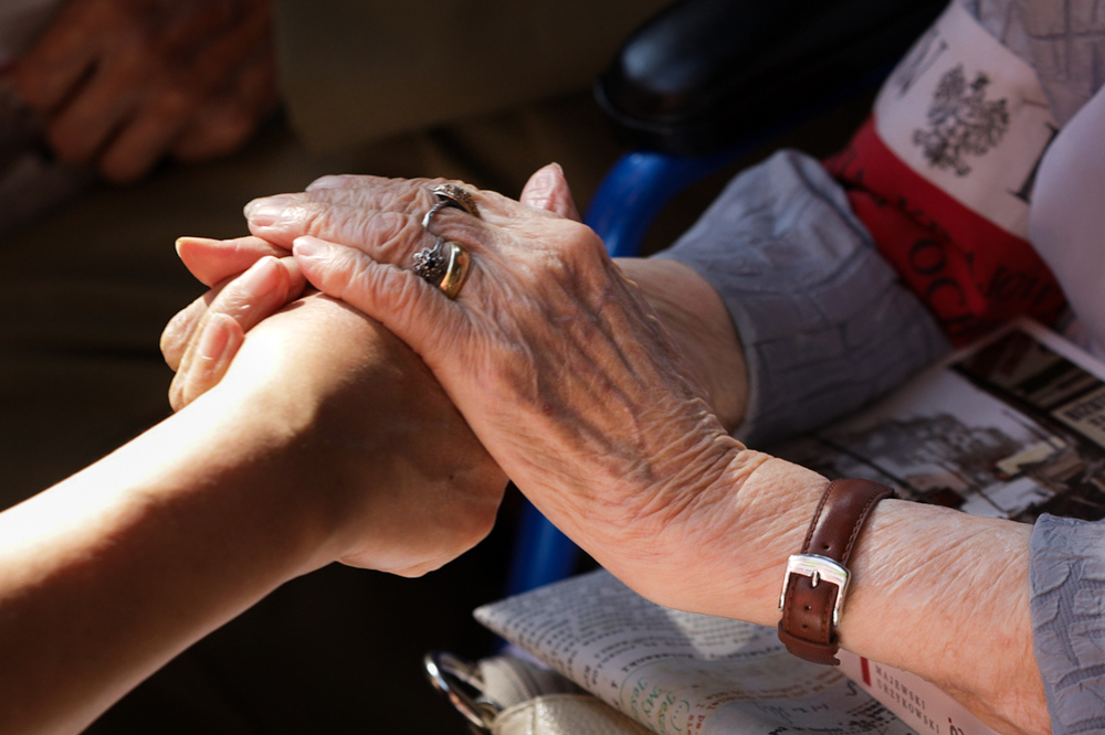 Uroczystość pod tablicą upamiętniającą podpisanie przez płk. Antoniego Chruściela „Montera” rozkazu rozpoczęcia Powstania Warszawskiego – Warszawa, 1 sierpnia 2024. Fot. Mikołaj Bujak (IPN)