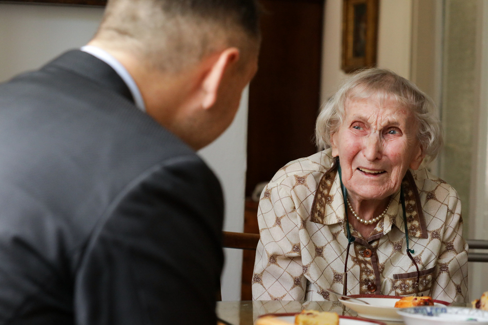 Spotkanie z uczestniczką Powstania Warszawskiego Barbarą Gancarczyk – Warszawa, 1 sierpnia 2024. Fot. Mikołaj Bujak (IPN)