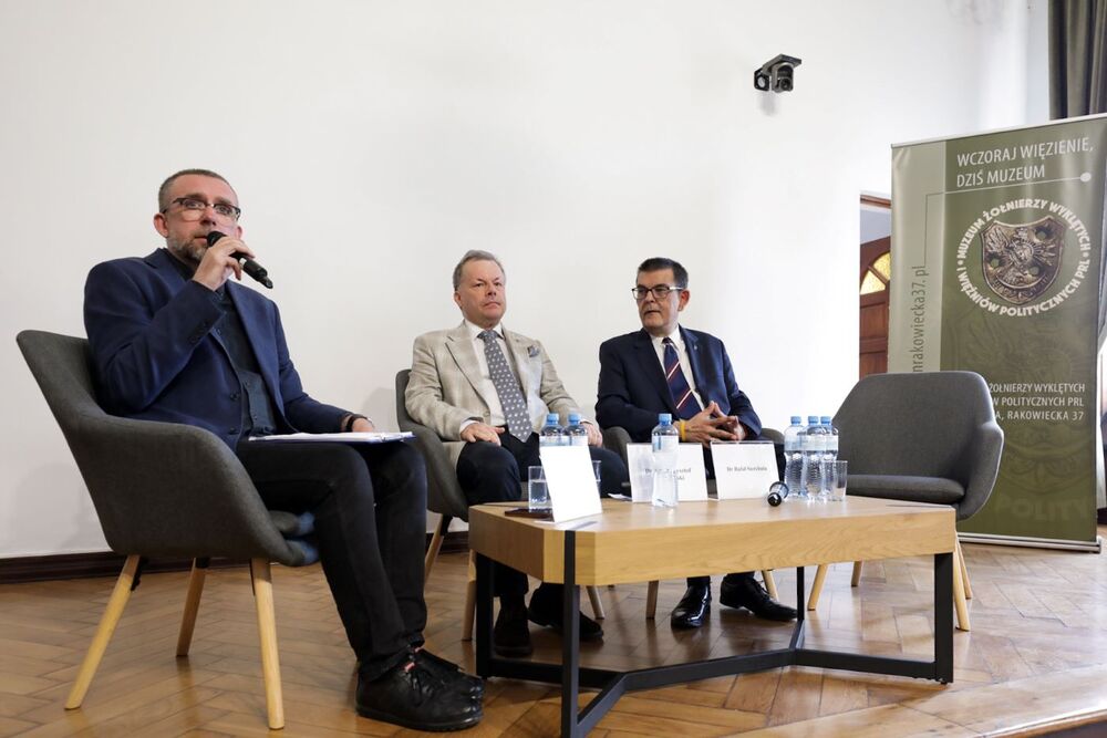 Sesja w związku z 80. rocznicą utworzenia Brygady Świętokrzyskiej Narodowych Sił Zbrojnych – Warszawa, 9 sierpnia 2024. Fot. Mikołaj Bujak (IPN)