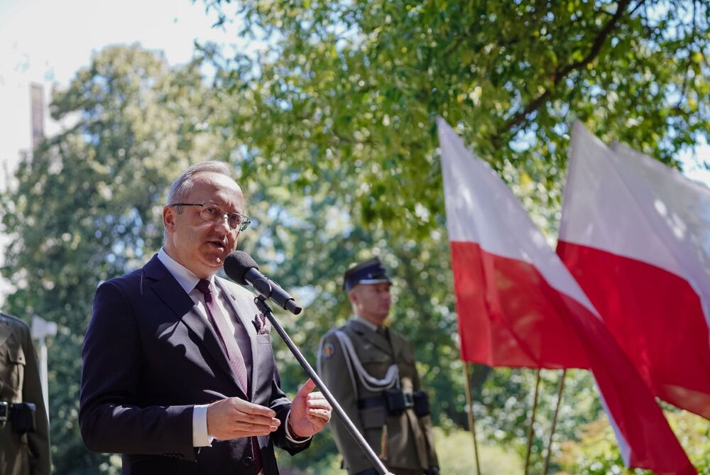 Uroczystości upamiętniające polskich uchodźców z ZSRS, którzy znaleźli schronienie w Indiach – Warszawa, 14 sierpnia 2024. Na zdj. zastępca prezesa IPN dr hab. Karol Polejowski. Fot. Mateusz Niegowski (IPN)