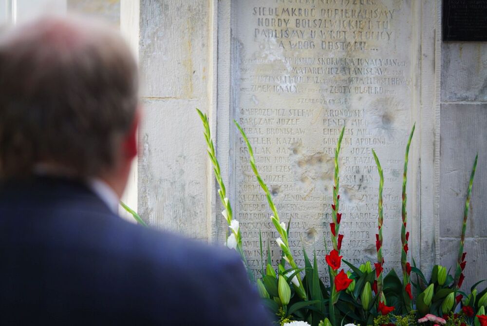 Oddaliśmy hołd poległym Bohaterom walk z 1920 roku – Ossów, 15 sierpnia 2024. Fot. Mateusz Niegowski (IPN)