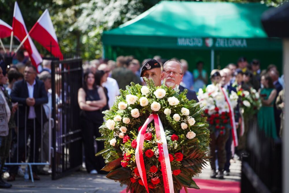 Oddaliśmy hołd poległym Bohaterom walk z 1920 roku – Ossów, 15 sierpnia 2024. Fot. Mateusz Niegowski (IPN)