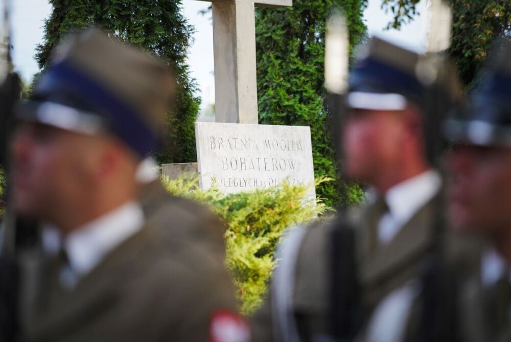 Oddaliśmy hołd poległym Bohaterom walk z 1920 roku – Radzymin, 15 sierpnia 2024. Fot. Mateusz Niegowski (IPN)
