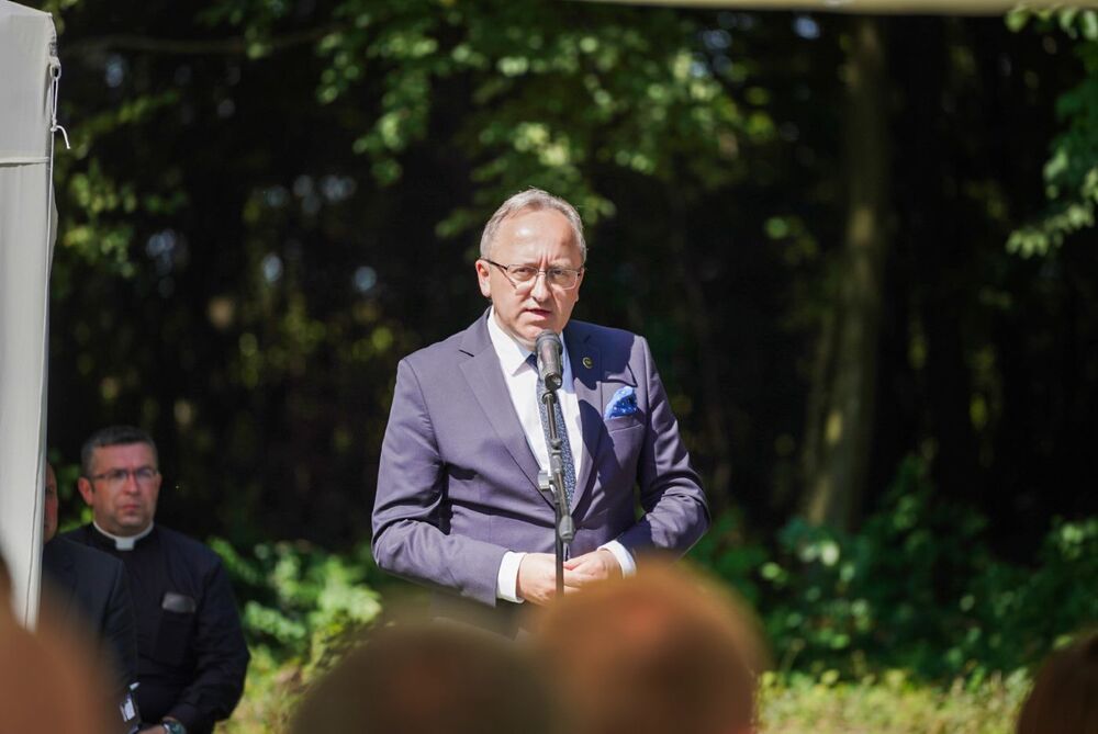 Obchody 104. rocznicy bitwy pod Zadwórzem – Ukraina, 17 sierpnia 2024. Na zdj. zastępca prezesa IPN dr hab. Karol Polejowski. Fot. Mateusz Niegowski (IPN)