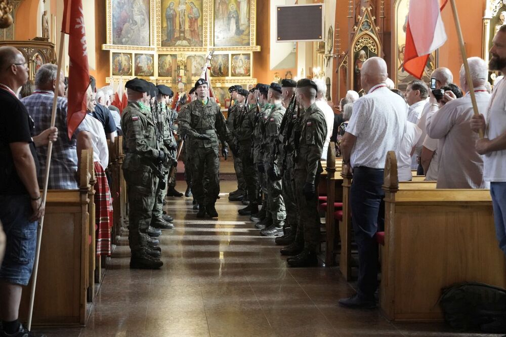 Uroczystość odsłonięcia Pomnika Ofiar Zbrodni Wołyńskiej. Msza św. w kościele konkatedralnym pw. św. Jadwigi Śląskiej – Zielona Góra, 24 sierpnia 2024. Fot. Bartosz Kochański (IPN)