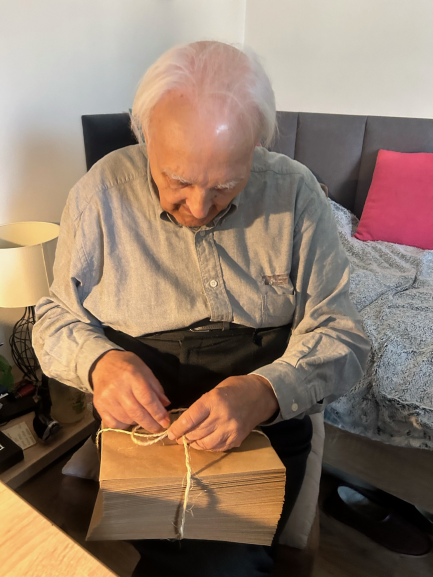 Hołd dla Bohaterów – przekazaliśmy Powstańcom Warszawskim listy od młodzieży. Fot. Marta Golińska (IPN)