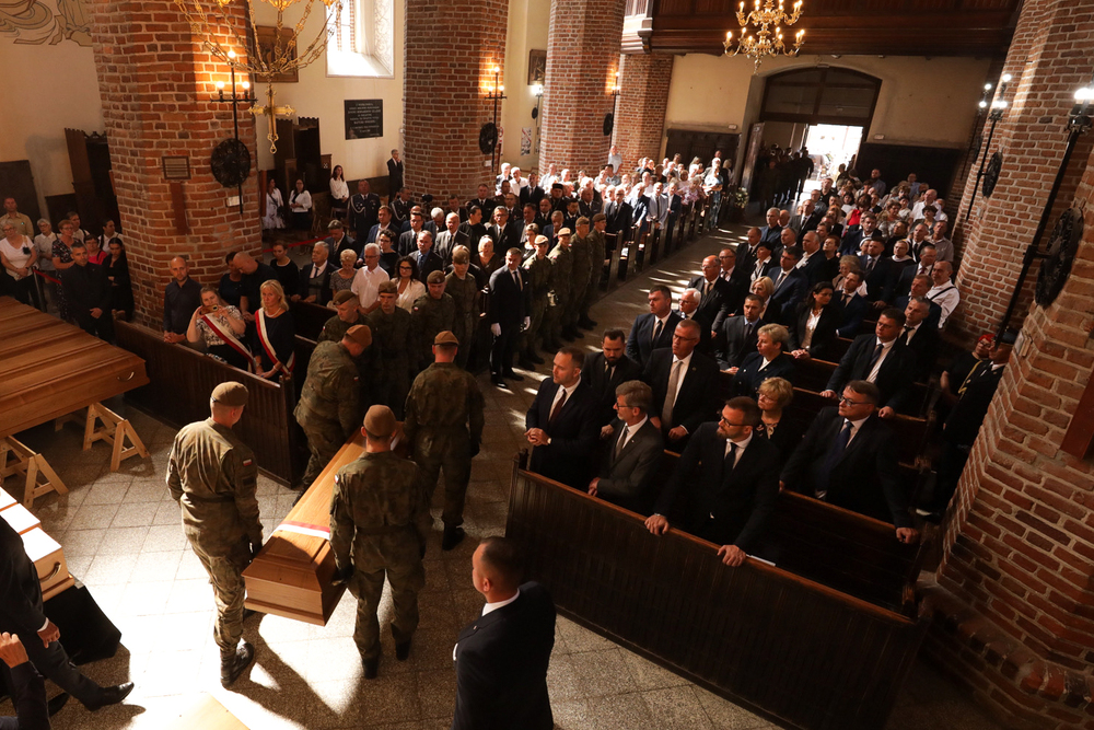 Państwowy pogrzeb ofiar niemieckich zbrodni – Chojnice, 2 września 2024. Fot. Mikołaj Bujak (IPN)