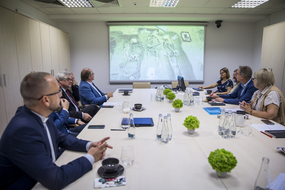 Podpisanie porozumienia o współpracy z Centrum Dokumentacji i Spotkań „Haren/Maczków 45/48” oraz miastem Haren – Warszawa, 3 września 2024. Fot. Katarzyna Adamów (AIPN)