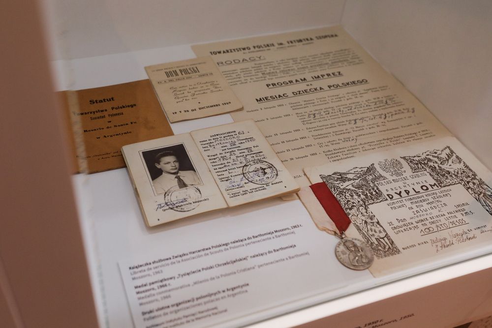 „Droga i dziedzictwo. Dzieje rodziny Moszoro / Camino y Legado. Historia de la Familia Moszoro” – wystawa Archiwum IPN w Muzeum Niepodległości – Warszawa, 4 września 2024. Fot. Mikołaj Bujak (IPN)