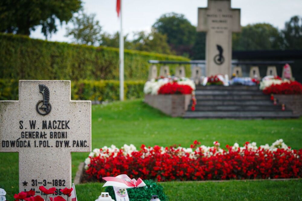 Wizyta delegacji IPN na Polskim Honorowym Cmentarzu Wojennym w Bredzie – 4 września 2024. Fot. Mateusz Niegowski (IPN)