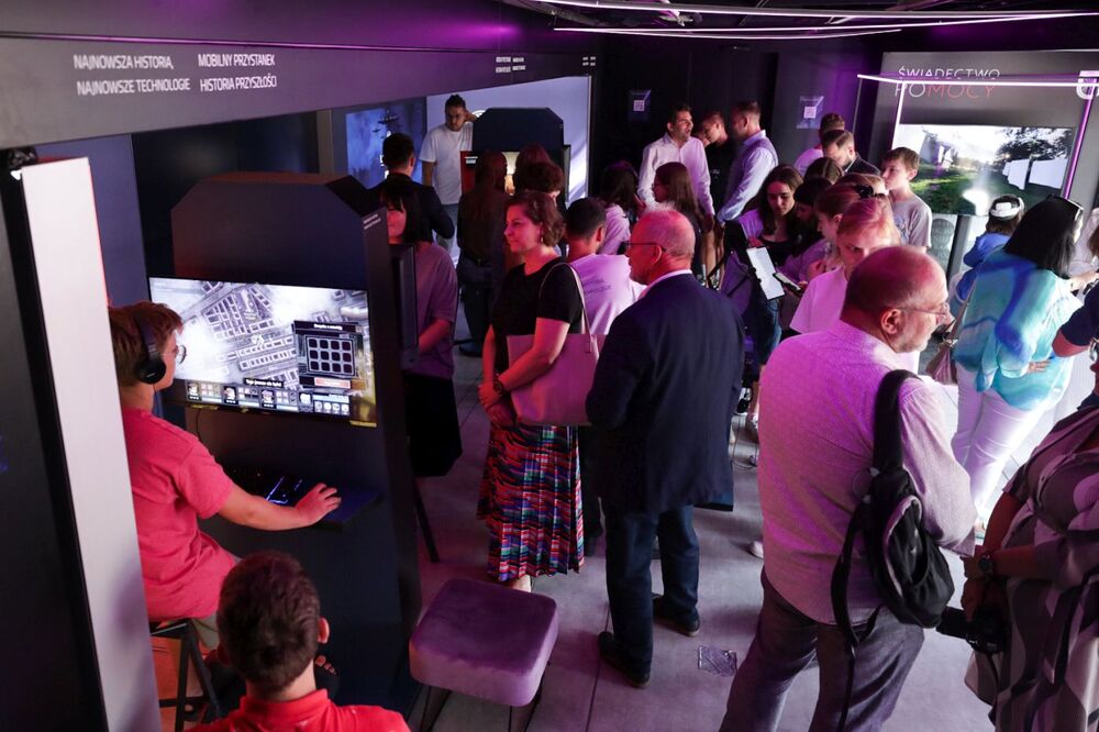 Prezentacja Mobilnego Przystanku Historia Przyszłości w Stalowej Woli – 5 września 2024. Fot. Mikołaj Bujak (IPN)