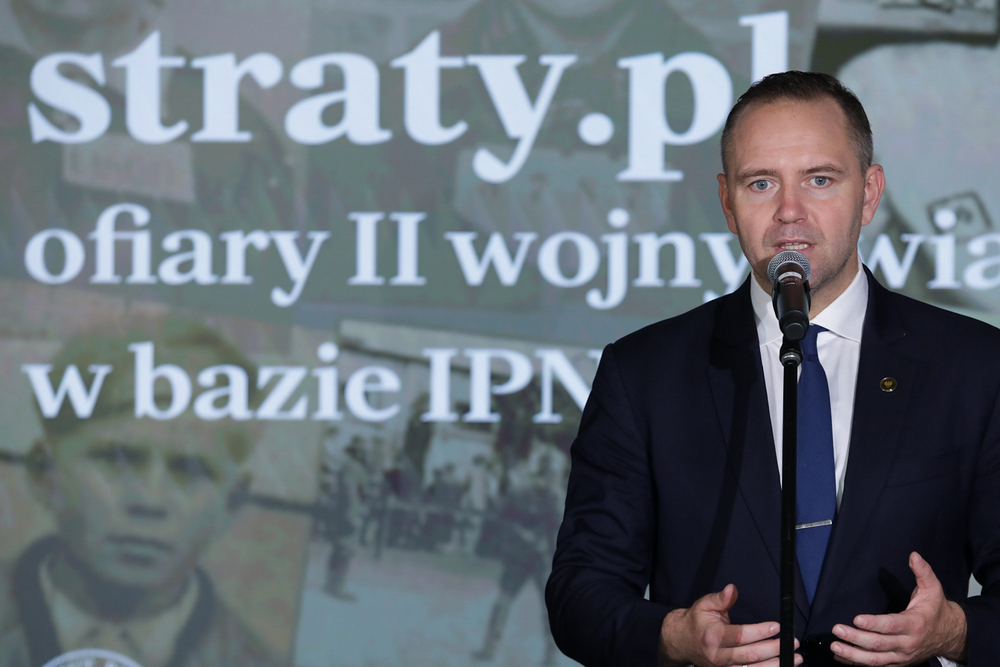 Konferencja prasowa na temat bazy ofiar niemieckich zbrodni II wojny światowej straty.pl. Na zdj. prezes IPN dr Karol Nawrocki – Warszawa, 6 września 2024. Fot. Mikołaj Bujak (IPN)