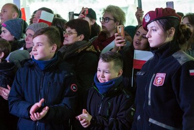 W inauguracji obchodów Stulecia Odzyskania Niepodległości wzięli udział mieszkańcy Stróży i gminy Dobra. Fot. Sławomir Kasper (IPN)