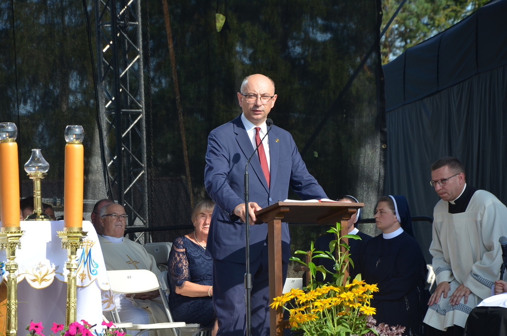 Rok od beatyfikacji Rodziny Ulmów – uroczystości w Markowej. Na zdj. zastępca prezesa IPN dr Mateusz Szpytma – 8 września 2024. Fot. Łukasz Chrobak (IPN)