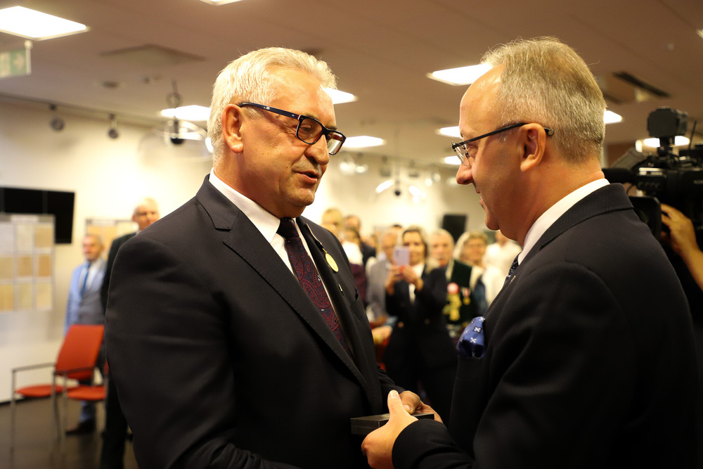 Uroczystość wręczenia Krzyży Wolności i Solidarności oraz medali Reipublicae Memoriae Meritum – Białystok, 12 września 2024. Fot. Paula Prudziłowicz (IPN)