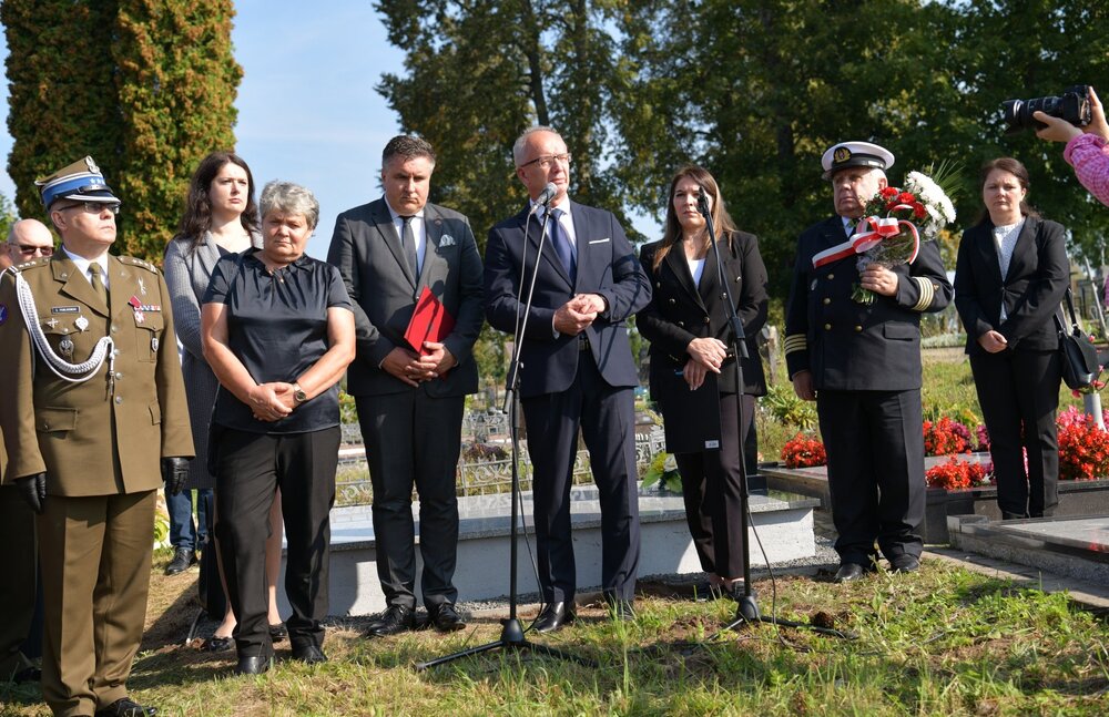 Przemówienie zastępcy prezesa IPN dr. hab. Krzysztofa Szwagrzyka podczas uroczystości pogrzebowych Napoleona Ciukszy ps. „Waligóra” – Powiewiórka (Litwa), 14 września 2024. Fot. dr Agnieszka Wojtkowska (IPN)