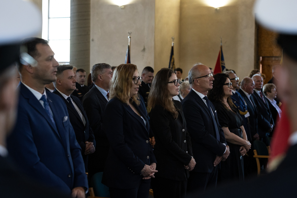 Uroczystości pogrzebowe szczątków śp. nieznanego Żołnierza Wojska Polskiego, poległego w obronie Kępy Oksywskiej – Kosakowo, 19 września 2024. Fot. Roman Jocher