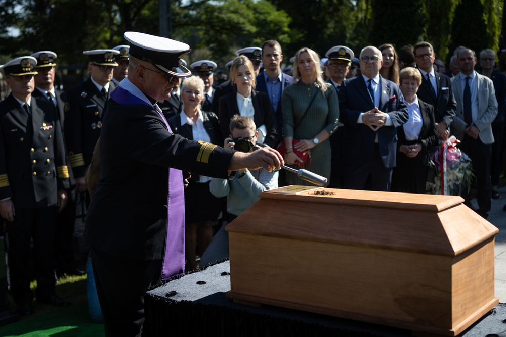 Uroczystości pogrzebowe szczątków śp. nieznanego Żołnierza Wojska Polskiego, poległego w obronie Kępy Oksywskiej – Kosakowo, 19 września 2024. Fot. Roman Jocher