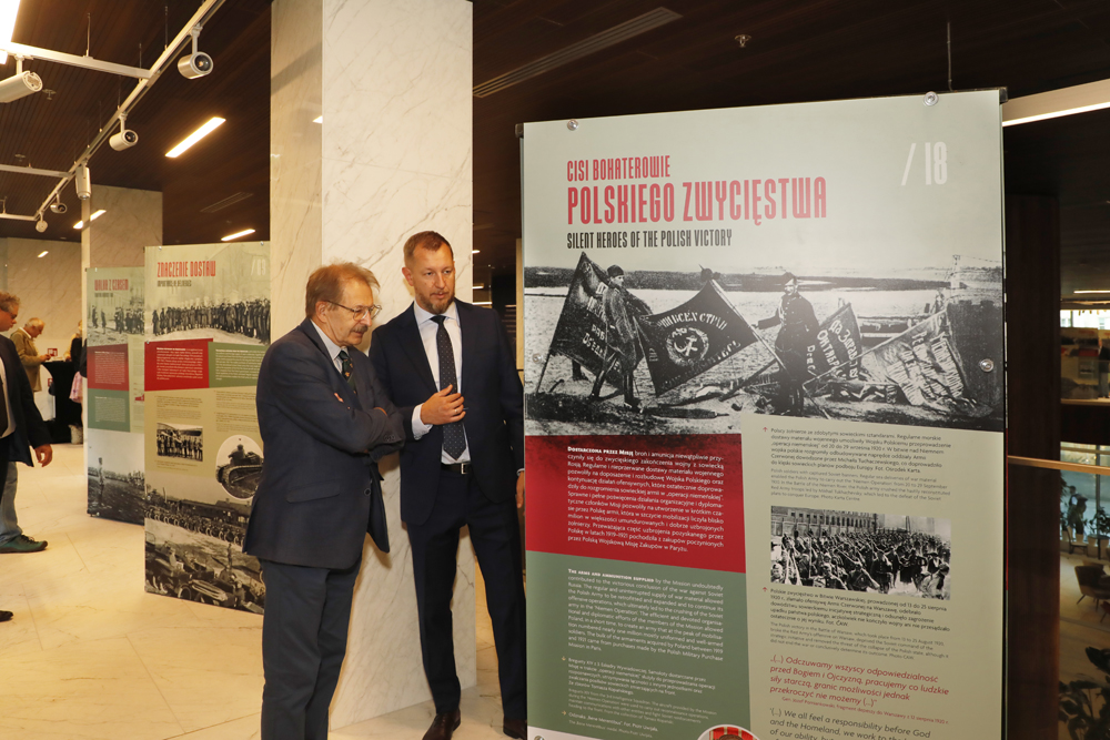 Otwarcie wystawy „Walczyć, ale czym? Jak Polacy uzbroili swoją milionową armię do wojny z sowiecką Rosją? Działalność Polskiej Wojskowej Misji Zakupów w Paryżu w latach 1919–1921” – Warszawa, 19 września 2024. Fot. Piotr Życieński (IPN)