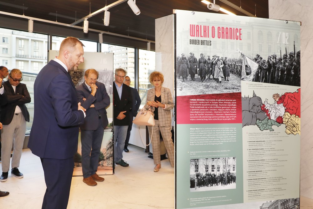Otwarcie wystawy „Walczyć, ale czym? Jak Polacy uzbroili swoją milionową armię do wojny z sowiecką Rosją? Działalność Polskiej Wojskowej Misji Zakupów w Paryżu w latach 1919–1921” – Warszawa, 19 września 2024. Fot. Piotr Życieński (IPN)