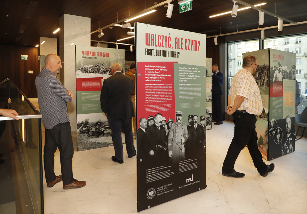 Otwarcie wystawy „Walczyć, ale czym? Jak Polacy uzbroili swoją milionową armię do wojny z sowiecką Rosją? Działalność Polskiej Wojskowej Misji Zakupów w Paryżu w latach 1919–1921” – Warszawa, 19 września 2024. Fot. Piotr Życieński (IPN)