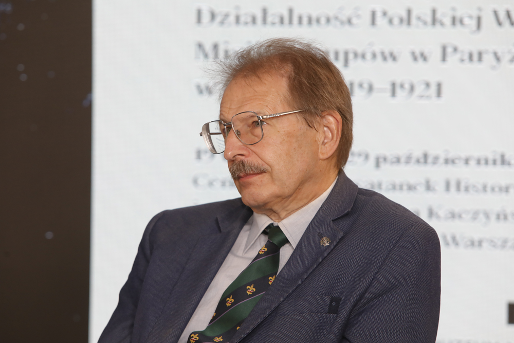 Otwarcie wystawy „Walczyć, ale czym? Jak Polacy uzbroili swoją milionową armię do wojny z sowiecką Rosją? Działalność Polskiej Wojskowej Misji Zakupów w Paryżu w latach 1919–1921” – Warszawa, 19 września 2024. Na zdj. prof. Grzegorz Nowik – Instytut Studiów Politycznych Polskiej Akademii Nauk. Fot. Piotr Życieński (IPN)