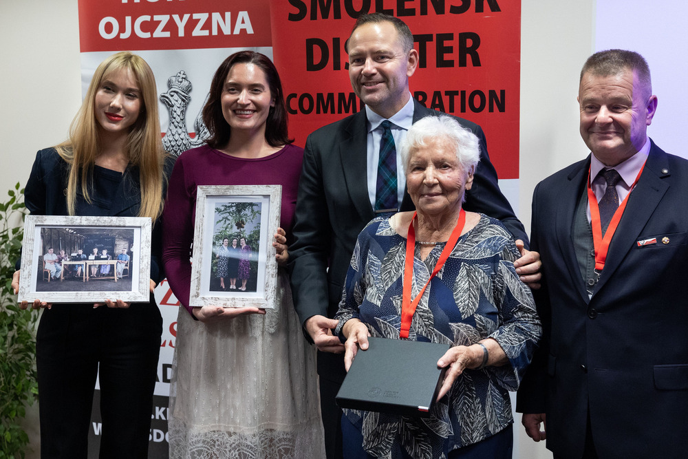 Forum Polonijne „Marsz do Solidarności”. Na zdj. (L) Ida Nowakowska, Kathryn Kalucki, prezes IPN dr Karol Nawrocki, Helena Knapczyk i Tadeusz Antoniak – Doylestown (Stany Zjednoczone), 21 września 2024. Fot. Mikołaj Bujak (IPN)