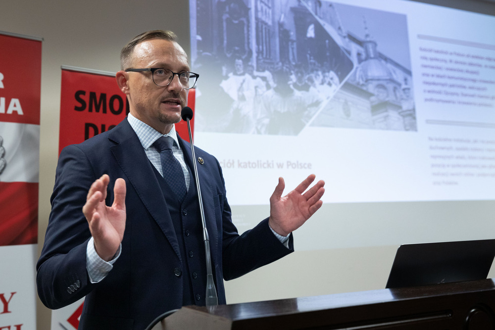 Forum Polonijne „Marsz do Solidarności”. Na zdj. rzecznik prasowy IPN dr Rafał Leśkiewicz – Doylestown (Stany Zjednoczone), 21 września 2024. Fot. Mikołaj Bujak (IPN)