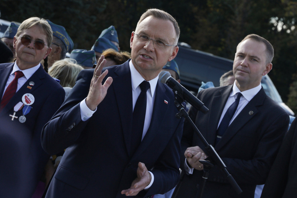 Poświęciliśmy pomnik Bohaterów „Walki o Niepodległość po 1944–45 roku i »Solidarności«”. Na zdj. Prezydent RP Andrzej Duda i prezes IPN dr Karol Nawrocki – Doylestown (Pensylwania, Stany Zjednoczone), 22 września 2024. Fot. Mikołaj Bujak (IPN)