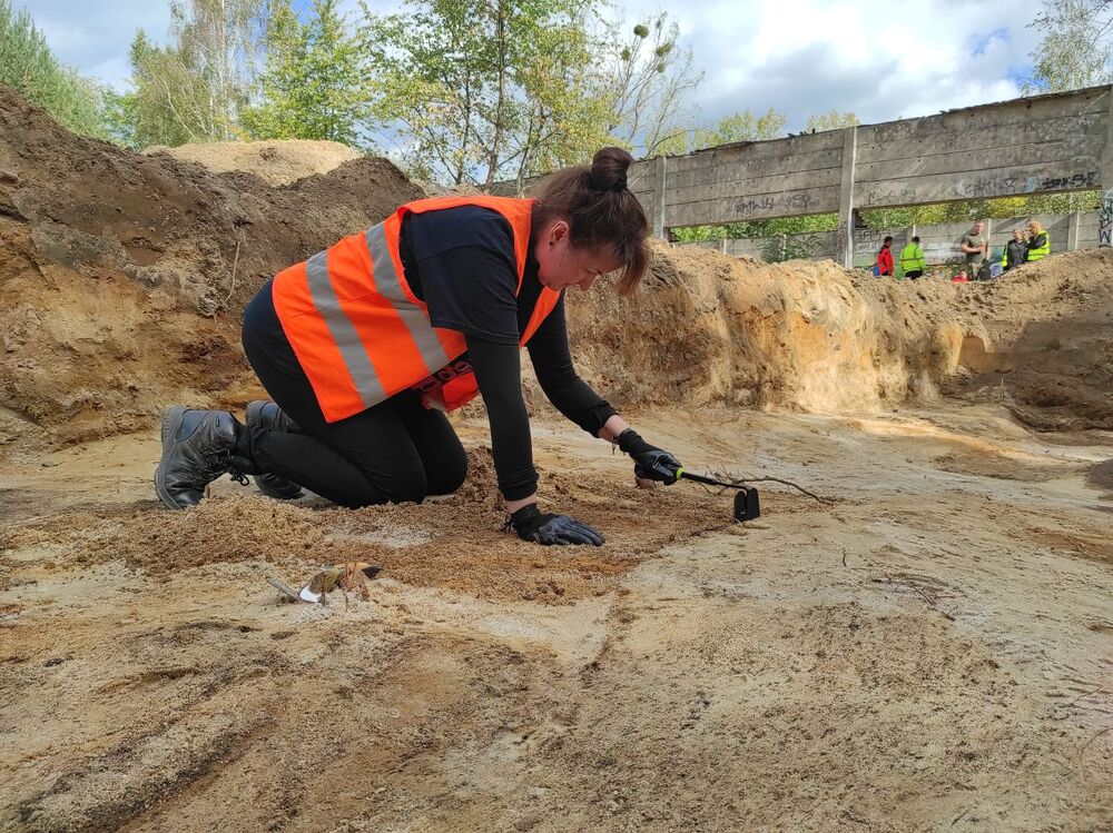 Prace poszukiwawcze IPN na dawnym poligonie wojskowym Brus w Łodzi – wrzesień 2024. Fot. BPiI IPN