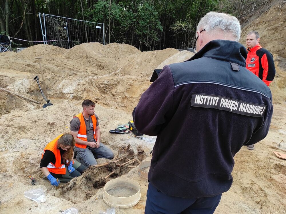 Prace poszukiwawcze IPN na dawnym poligonie wojskowym Brus w Łodzi – wrzesień 2024. Fot. BPiI IPN