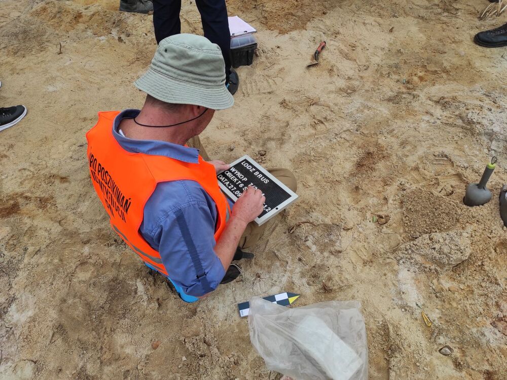 Prace poszukiwawcze IPN na dawnym poligonie wojskowym Brus w Łodzi – wrzesień 2024. Fot. BPiI IPN