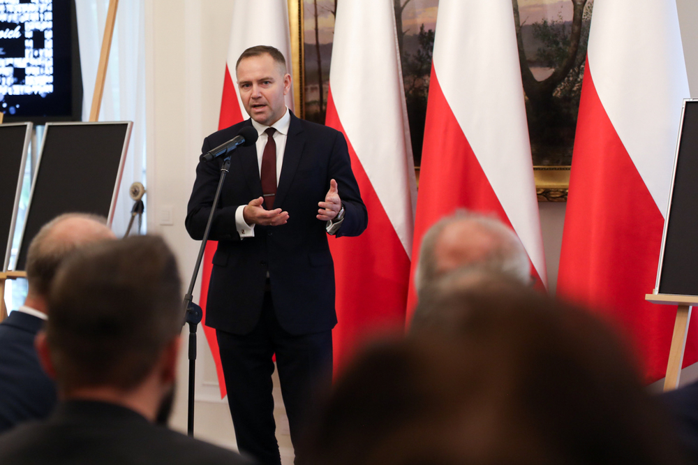 Znamy nazwiska kolejnych 17 zidentyfikowanych ofiar totalitaryzmów. Na zdj. prezes IPN dr Karol Nawrocki – Warszawa, 1 października 2024. Fot. Mikołaj Bujak (IPN)