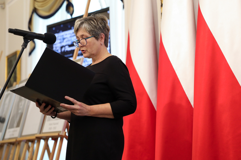 Znamy nazwiska kolejnych 17 zidentyfikowanych ofiar totalitaryzmów. Na zdj. Ewa Garczyńska, wnuczka Jana Dzięgielewskiego. Warszawa, 1 października 2024. Fot. Mikołaj Bujak (IPN)