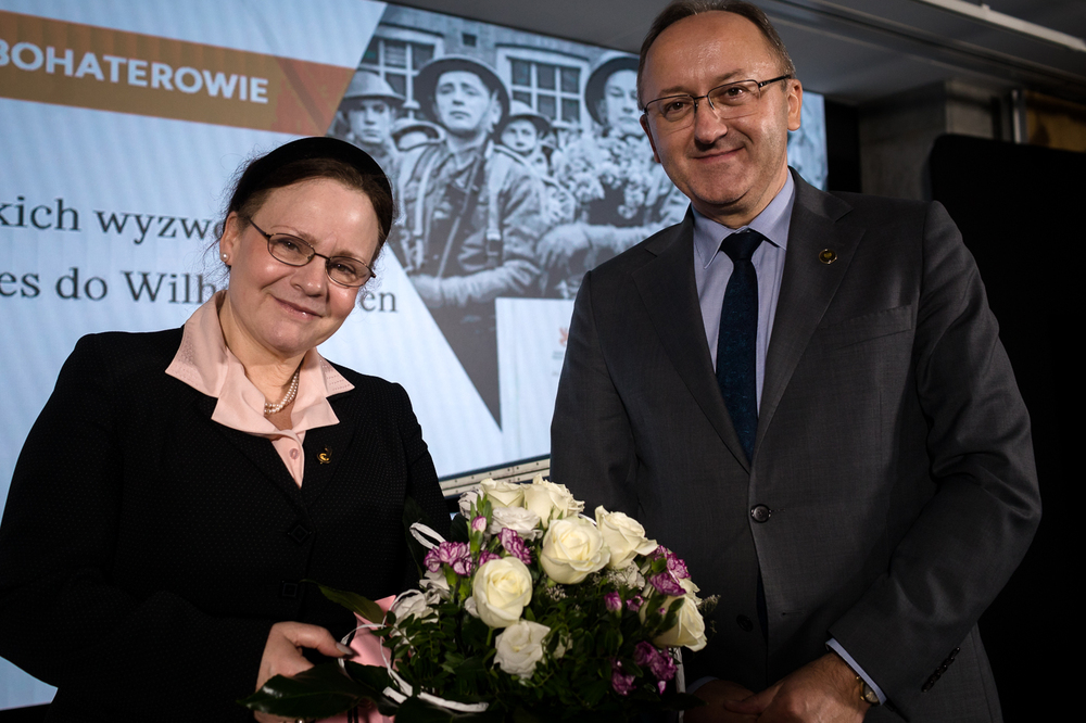 Dyskusja wokół książki „Zapomniani bohaterowie”. Na zdj. Karolina Maczek-Skillen (wnuczka gen. Stanisława Maczka) i zastępca prezesa IPN dr hab. Karol Polejowski – Warszawa, 3 października 2024. Fot. Sławek Kasper (IPN)