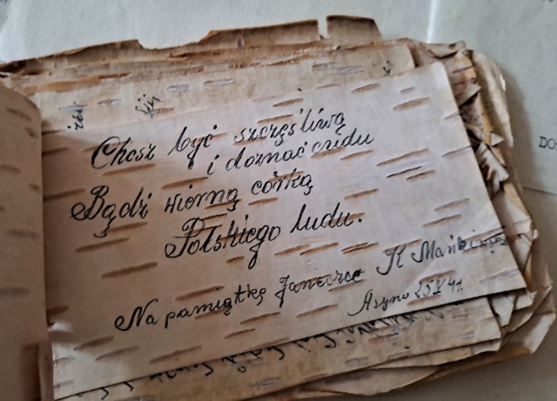 Karta z pamiętnika spisanego na korze brzozowej Janiny Krzeczkowskiej.