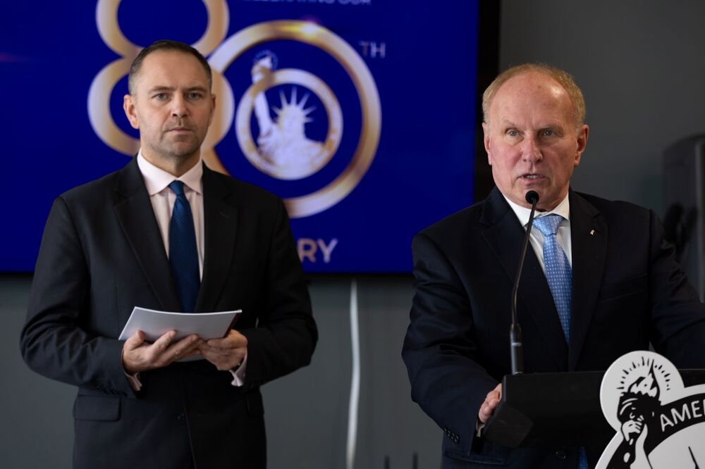 Spotkanie poświęcone Zbrodni Wołyńskiej – Chicago, 12 października 2024. Fot. Na zdj. od lewej prezes IPN dr Karol Nawrocki, prezes Kongresu Polonii Amerykańskiej Frank Spula. Mikołaj Bujak (IPN)