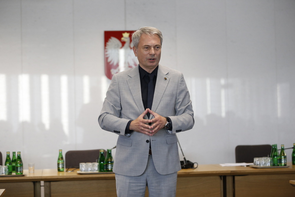 Gala finałowa IX edycji Turnieju Debat Historycznych IPN. Na zdj. dyrektor Biura Edukacji Narodowej IPN dr Adam Pleskaczyński – Warszawa, 22 października 2024. Fot. Rafał Pękalski (IPN)