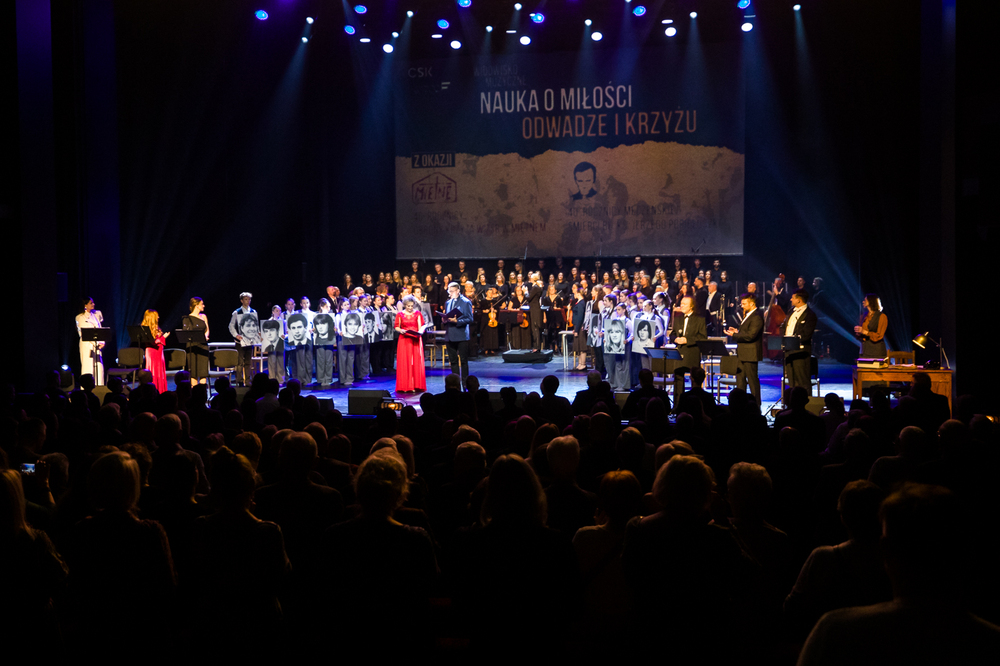 Widowisko muzyczne „Nauka o miłości, odwadze i Krzyżu” – Lublin, 22 października 2024. Fot. Sławek Kasper (IPN)