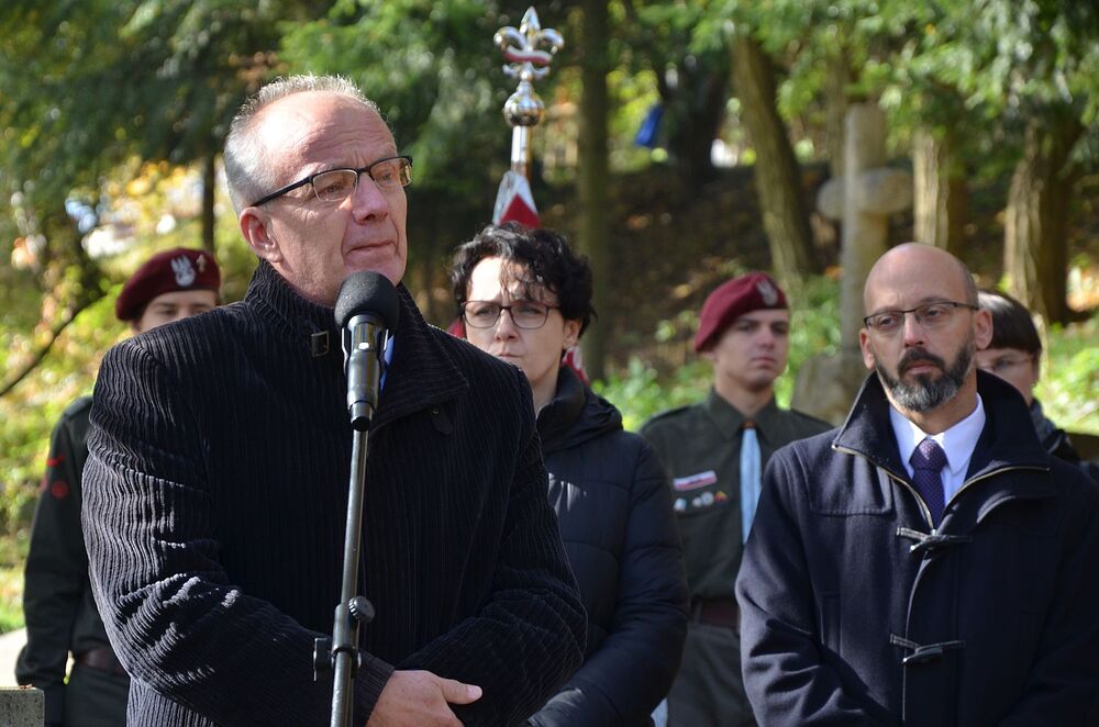 Uroczystości pogrzebowe Tadeusza Kościółka, ofiary terroru komunistycznego. Na zdj. zastępca prezesa IPN dr hab. Krzysztof Szwagrzyk – Kraków, 25 października 2024. Fot. Janusz Ślęzak (IPN)